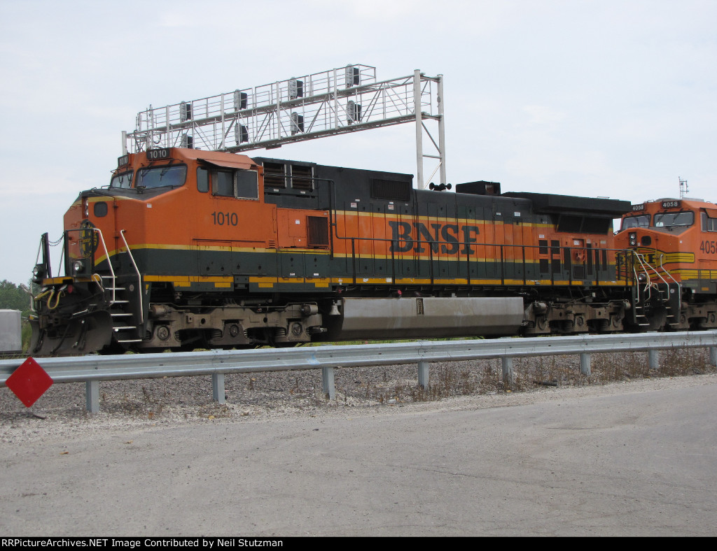 BNSF 1010